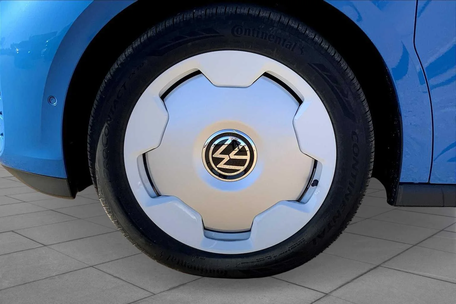 New 2025 Cabana Blue/Candy White Volkswagen 1st Edition image 12