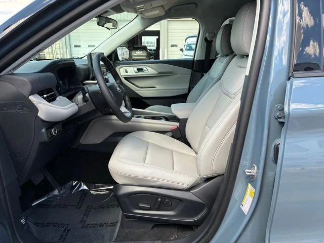 New 2026 Vapor Blue Ford Active image 7