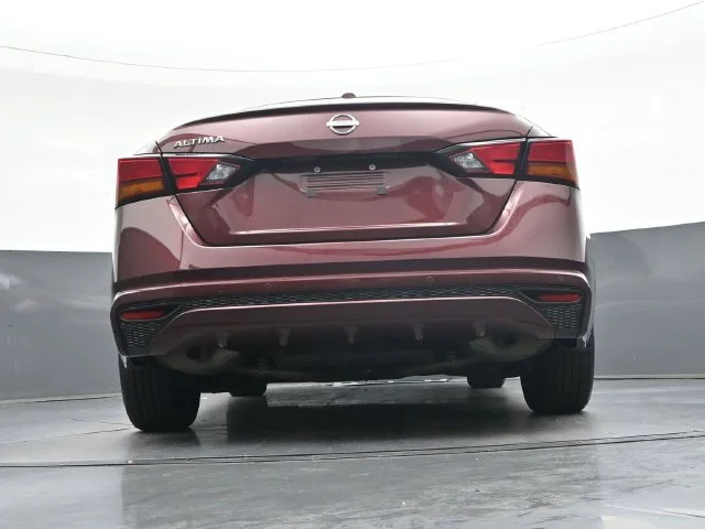 Used 2025 Red Nissan 2.5 SV image 33