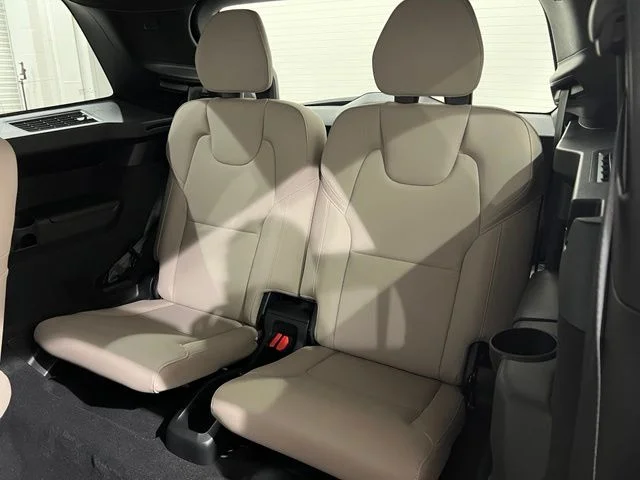 New 2026 Crystal White Volvo Plus image 22