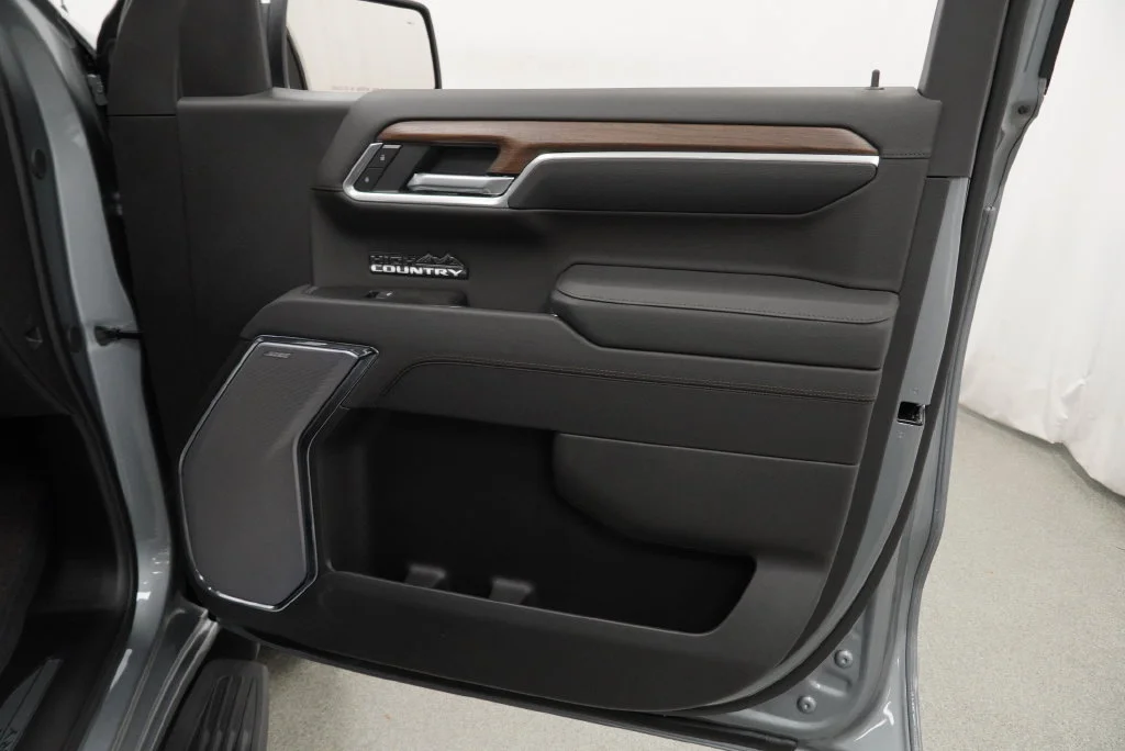 New 2026 Sterling Gray Metallic Chevrolet High Country image 27