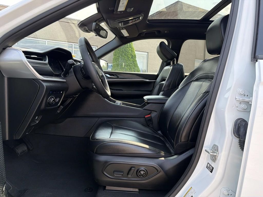 Used 2024 White Jeep 4xe image 16