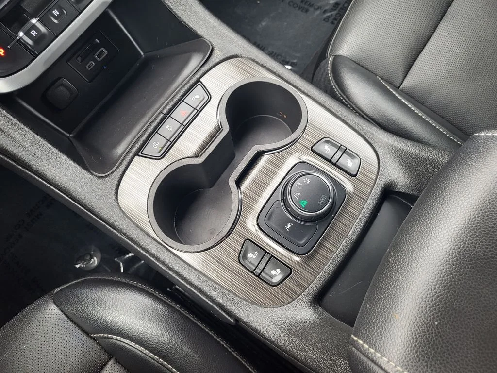 Used 2023 LIGHT STONE METALLIC GMC SLT image 16