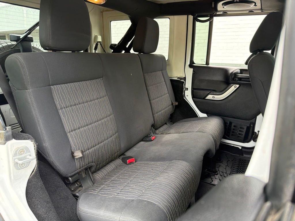 2011 Jeep Wrangler Unlimited Rubicon - Photo 10