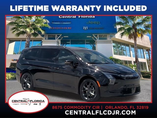 2027 Chrysler Pacifica Limited's photo