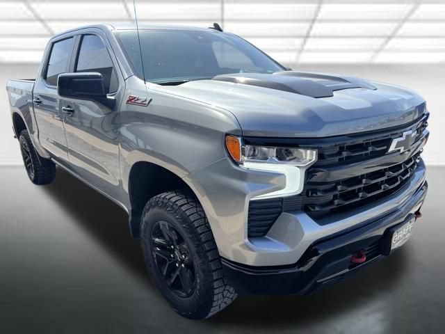 Used 2025 Sterling Gray Metallic Chevrolet LT Trail Boss image 1