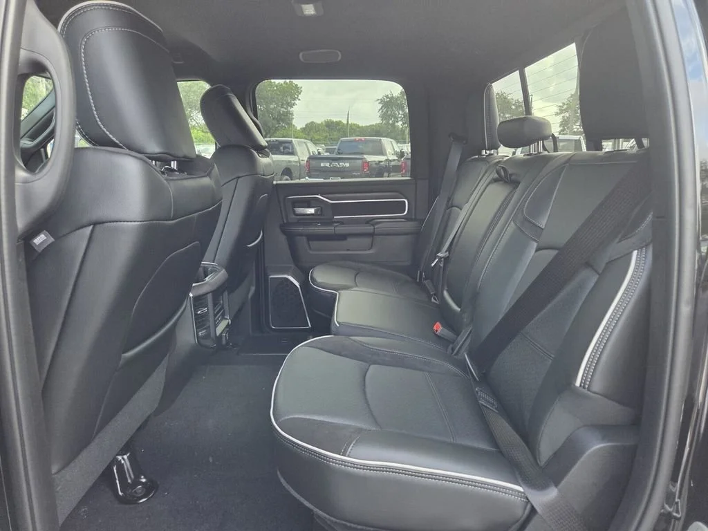 New 2026 Diamond Black Crystal Pearl-Coat Exterior Paint RAM Laramie image 17