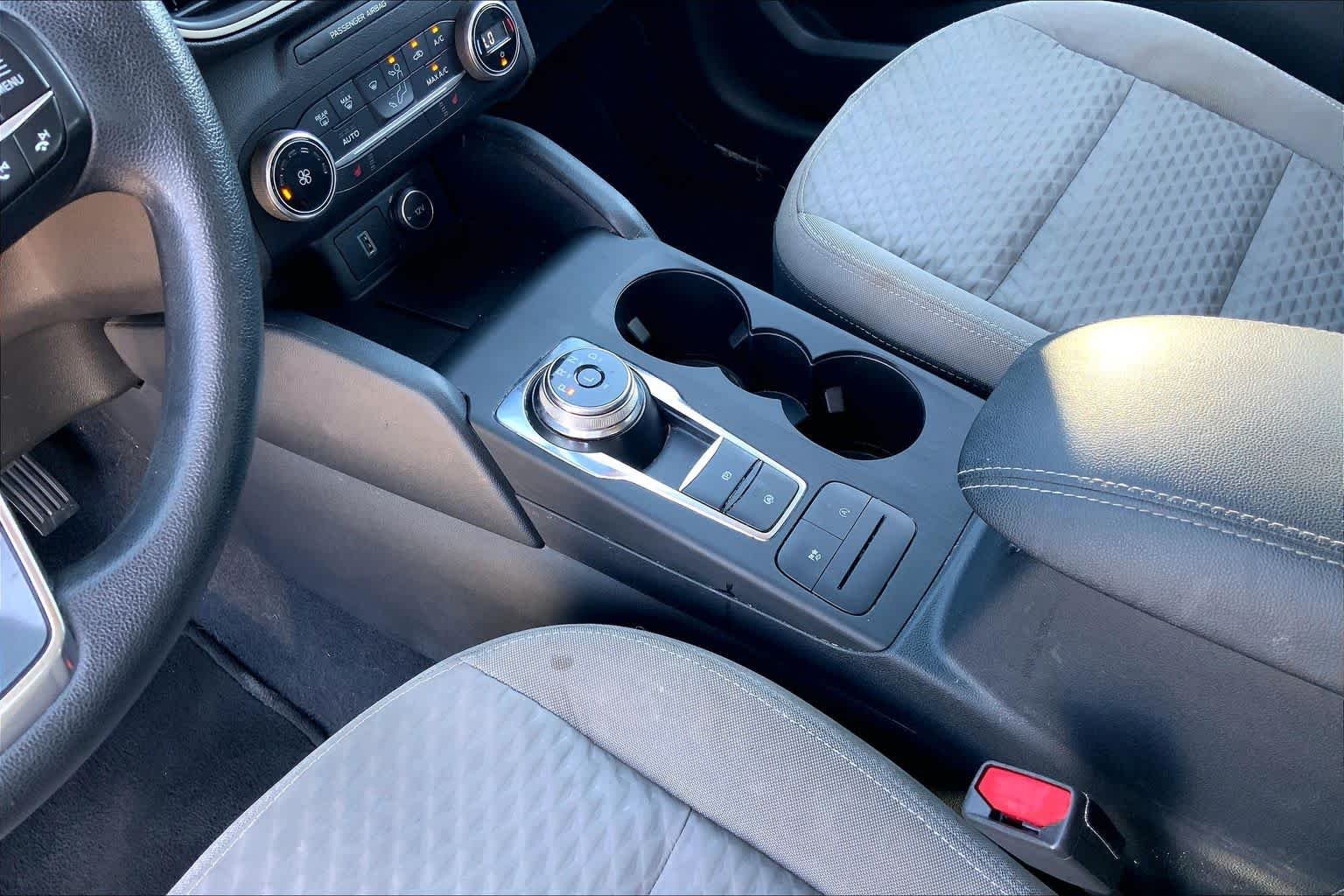 Used 2020 Ingot Silver Metallic Ford SE image 17