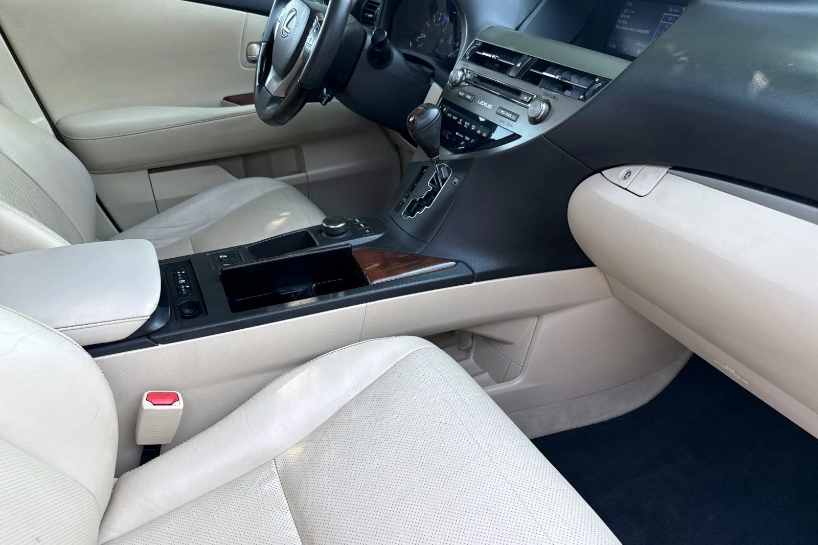 Used 2015 White Lexus 350 image 15
