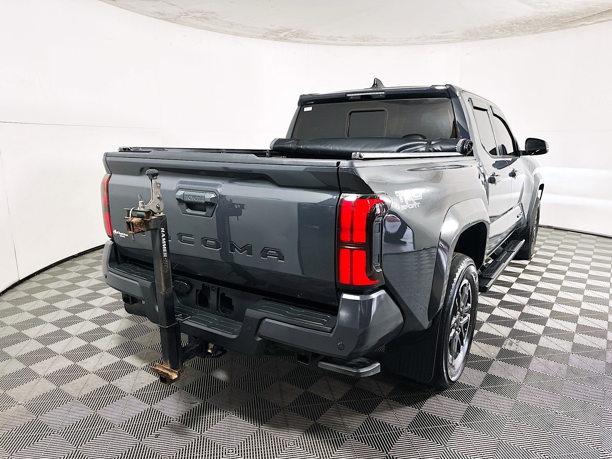 2024 Toyota Tacoma thumbnail 5