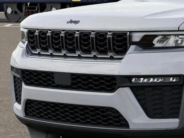 New 2026 Bright White Clear-Coat Exterior Paint Jeep Limited image 19