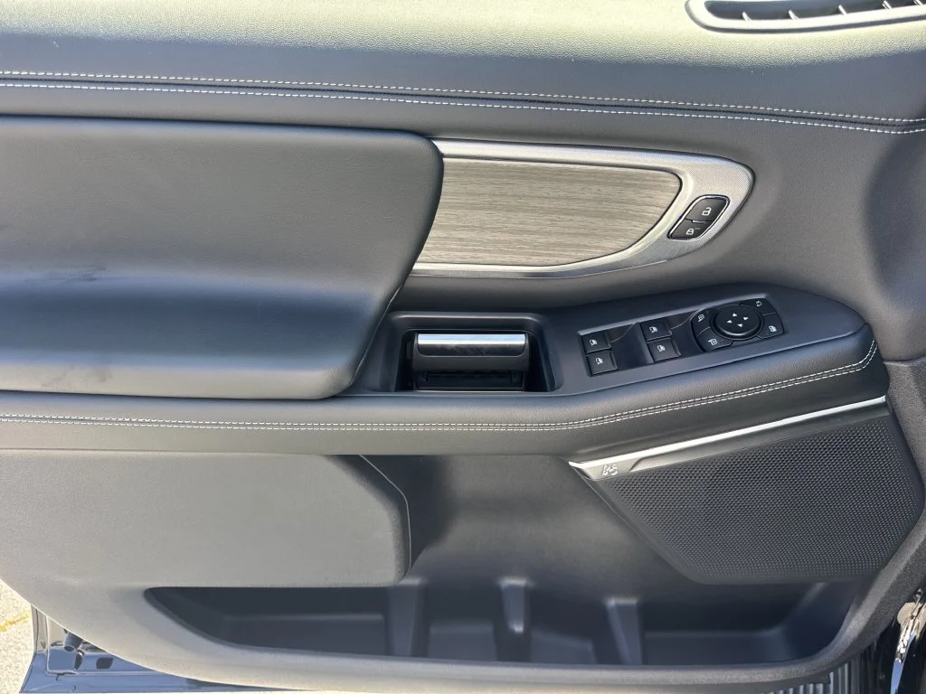 New 2027 Black Ford Platinum image 10