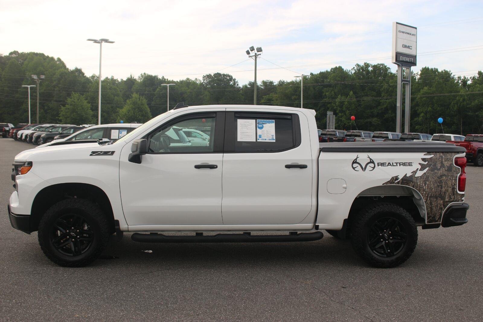 Used 2024 Summit White Chevrolet Custom Trail Boss image 4