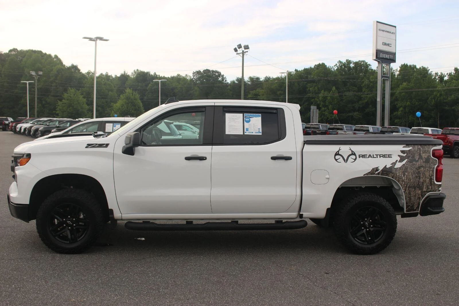 Used 2024 Summit White Chevrolet Custom Trail Boss image 4