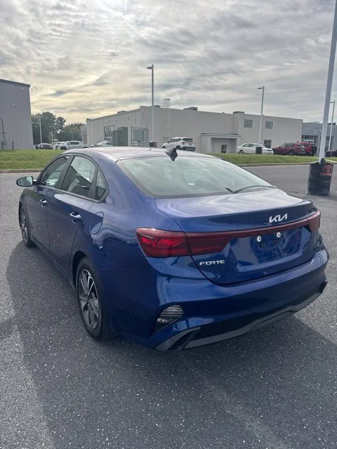 Used 2023 Blue Kia LXS image 5