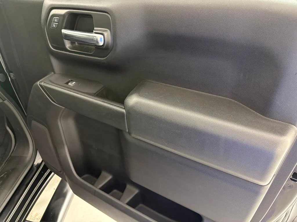 Used 2020 Black Chevrolet Custom image 43