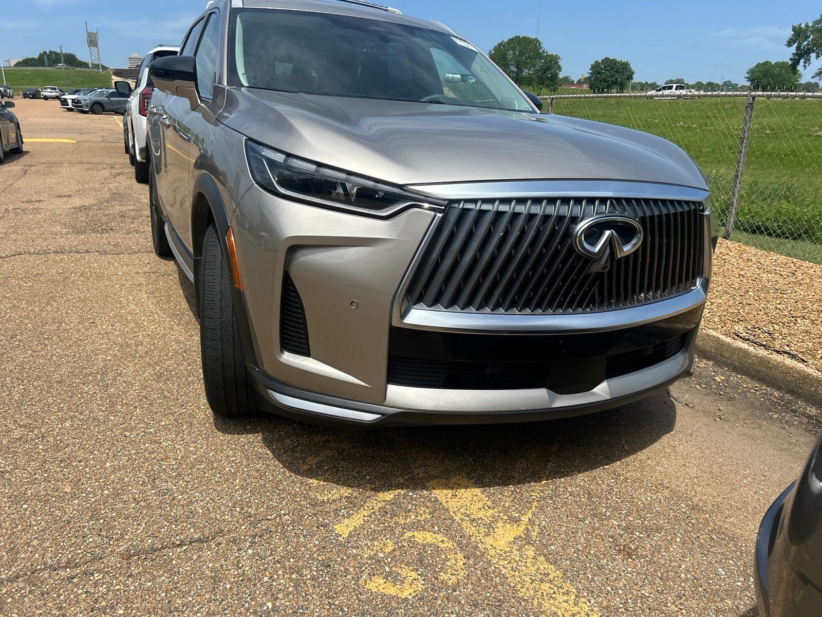 Used 2026 Silver INFINITI LUXE image 17