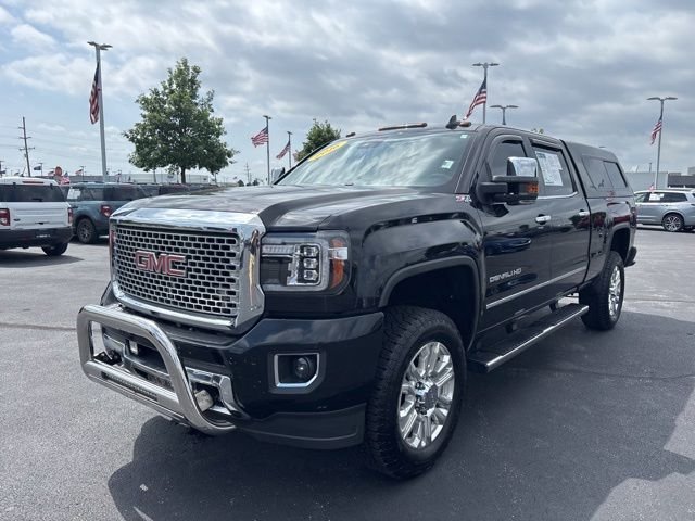 Used 2016 Black GMC Denali image 4