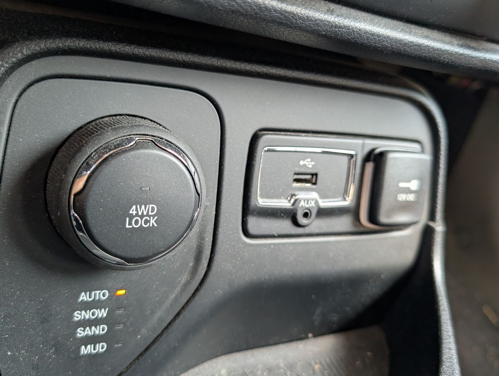 Used 2017 Red Jeep Limited image 15