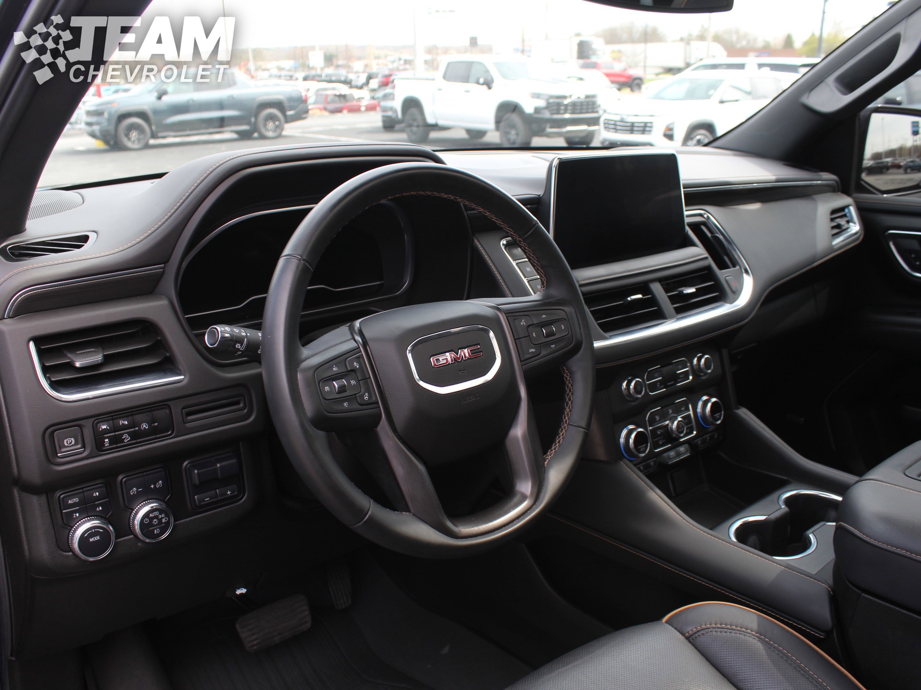 2023 GMC Yukon AT4 - Photo 12
