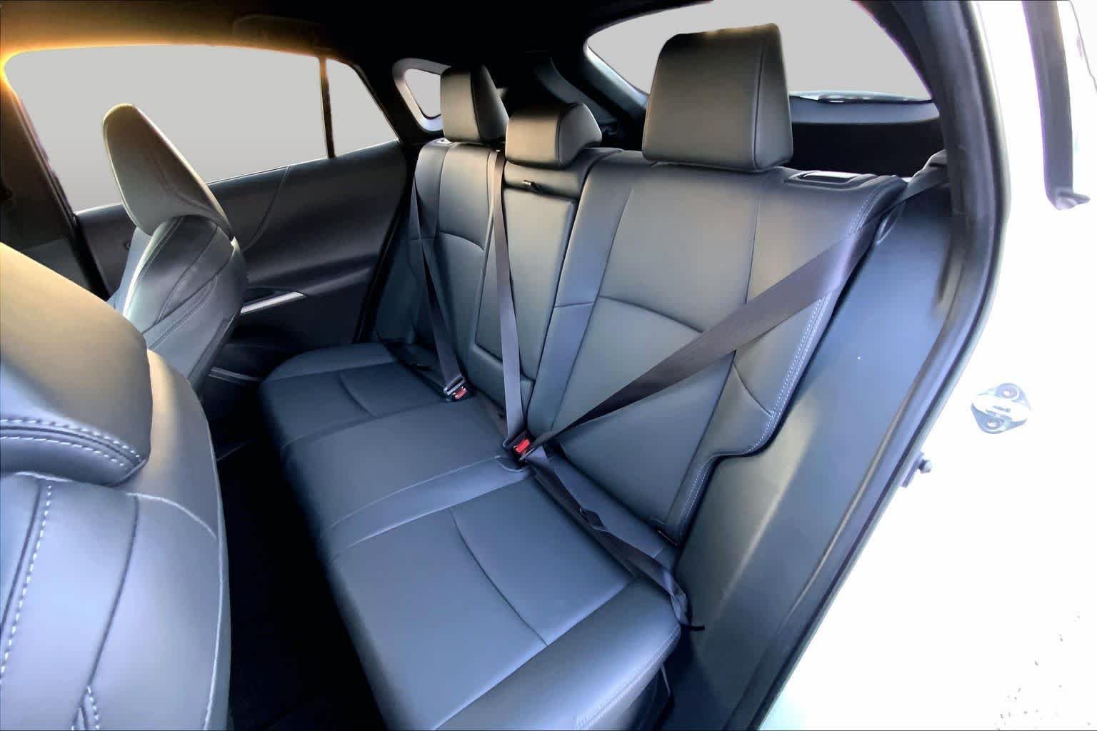 Used 2024 Wind Chill Pearl Toyota Nightshade image 18