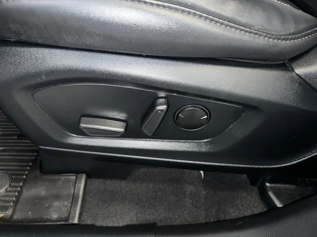 2023 Ford Explorer XLT - Photo 6