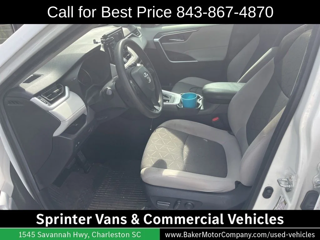 Used 2021 White Toyota XLE image 5