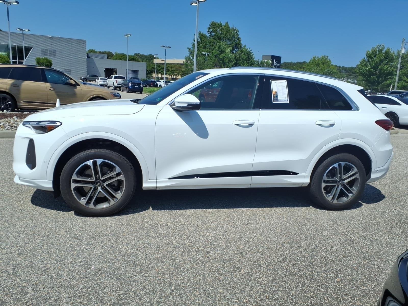 Used 2025 Arkona White Audi Premium image 9