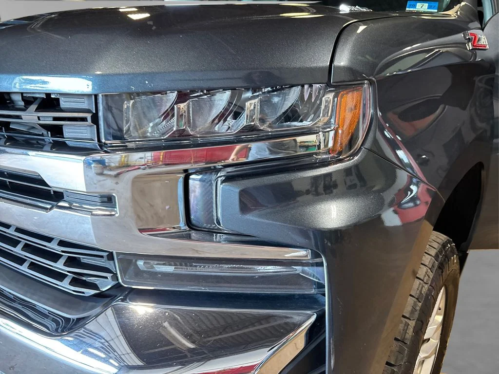 Used 2020 Shadow Gray Metallic Chevrolet LT image 24
