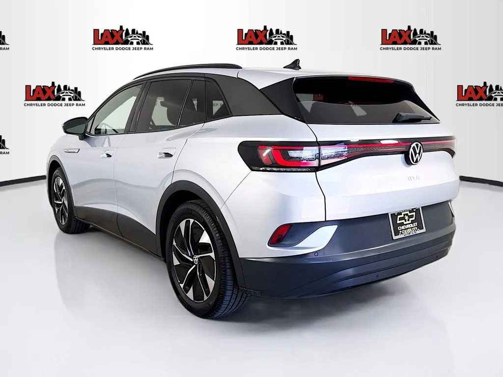 Used 2021 Silver Volkswagen Pro S image 5
