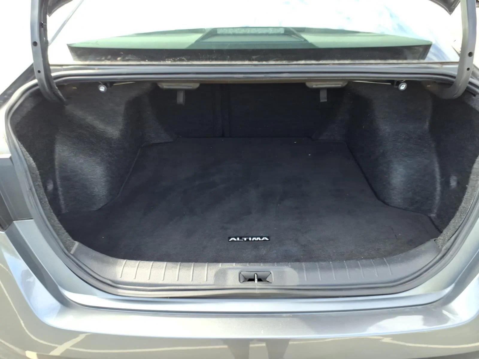 Used 2025 Gun Metallic Nissan SV image 14