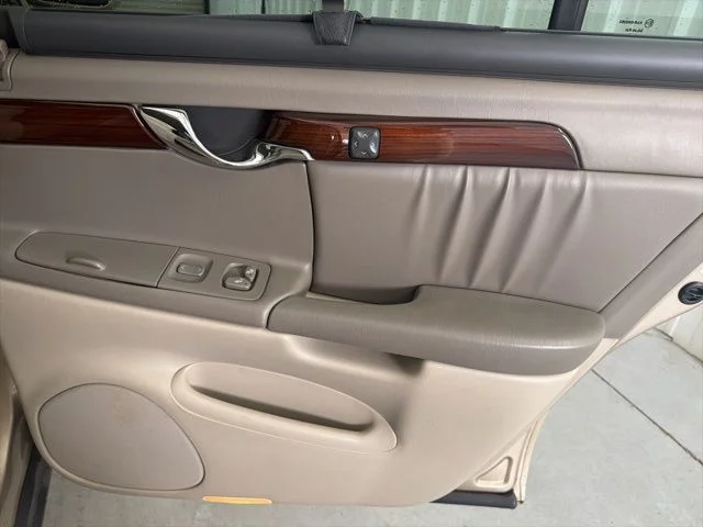 Used 2005 Light Cashmere Cadillac DHS image 18