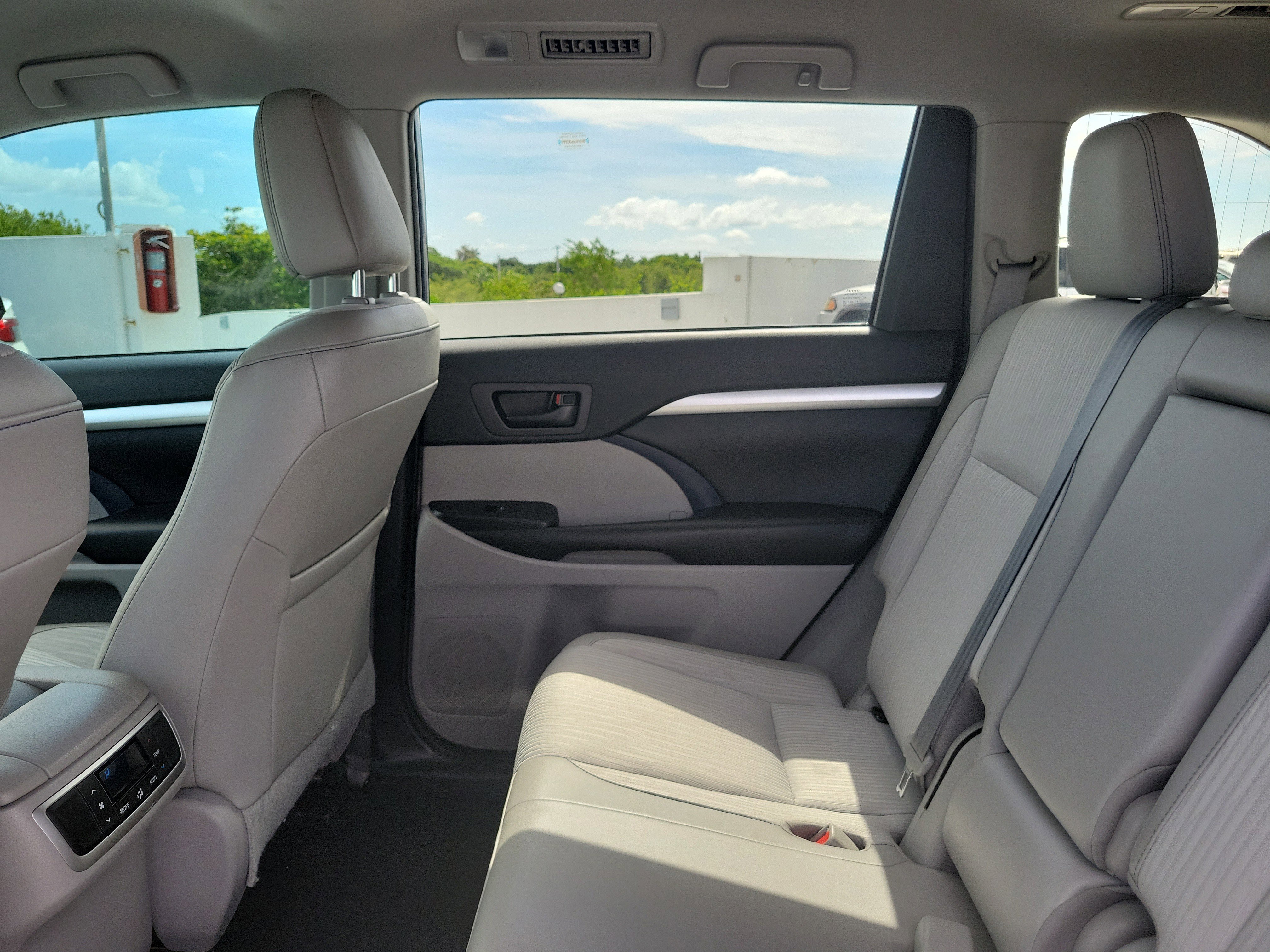 Used 2019 Shoreline Mist Toyota LE Plus image 13