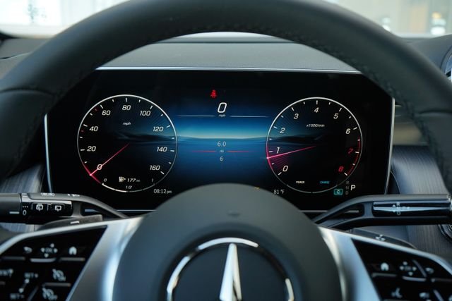 New 2026 Graphite Grey Metallic Mercedes-Benz GLC 300 image 17