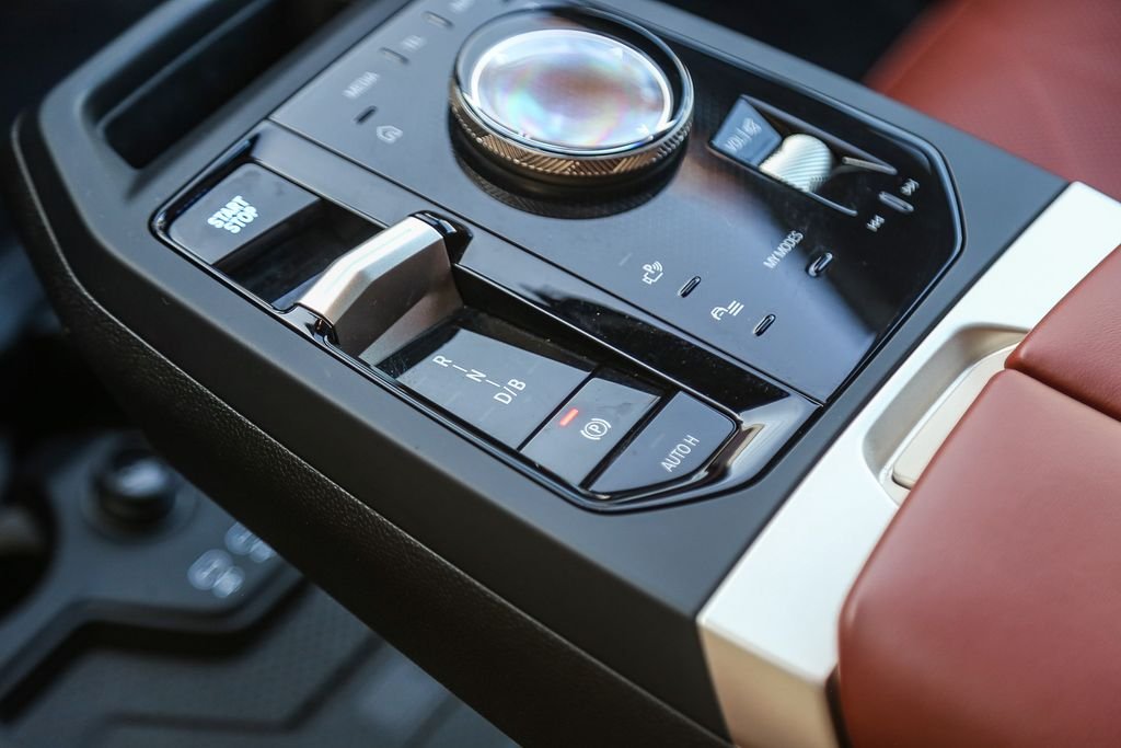 2025 BMW iX 50 - Photo 14