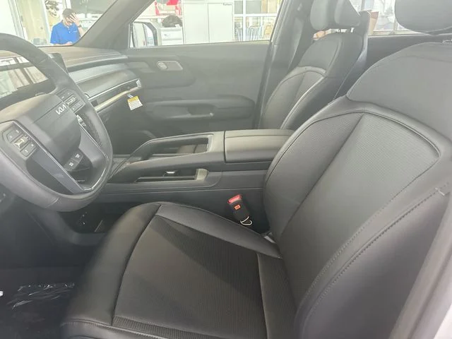 New 2027 Glacial White Pearl Kia S image 15