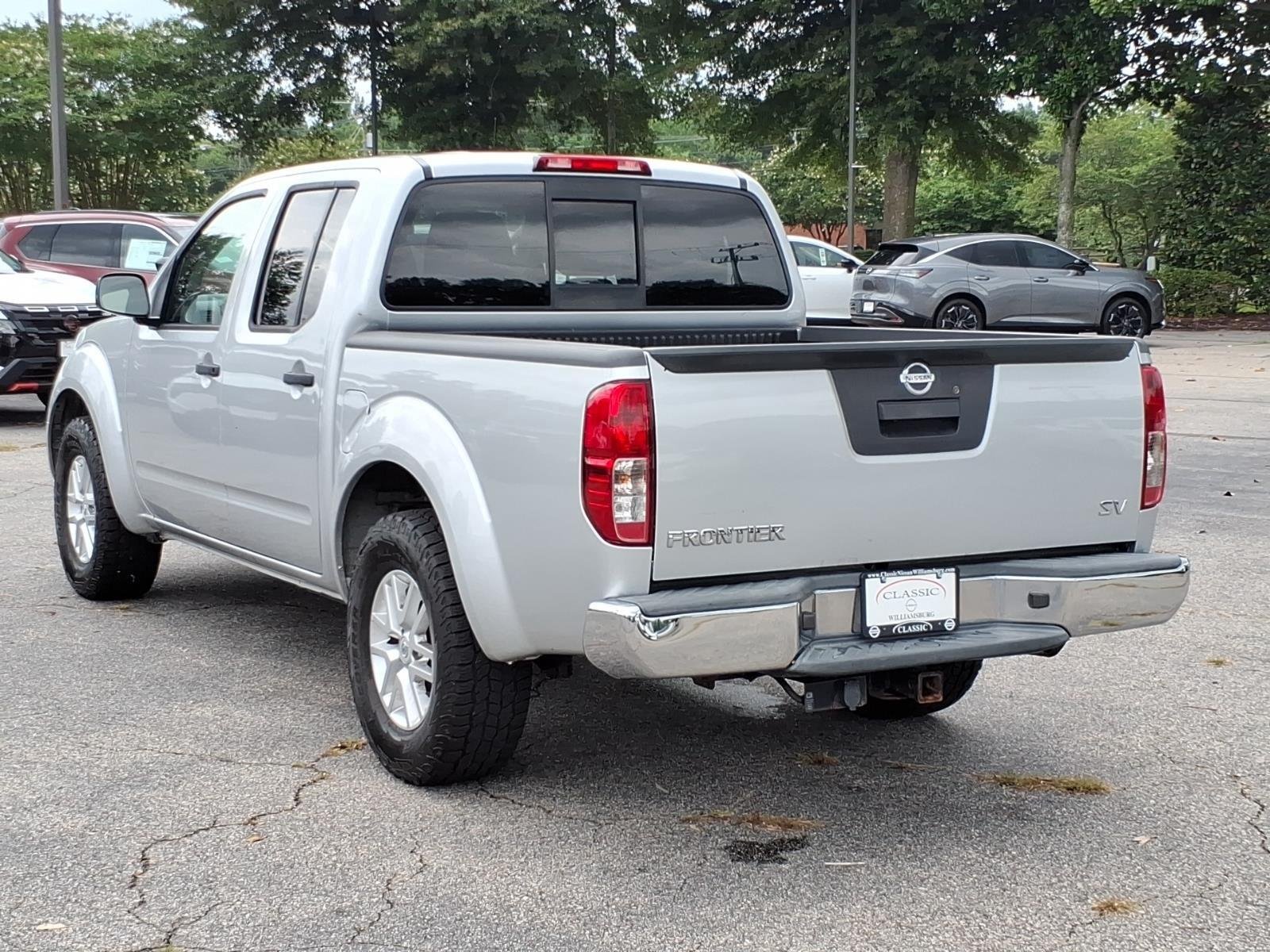 Used 2019 Glacier White Nissan SV image 8