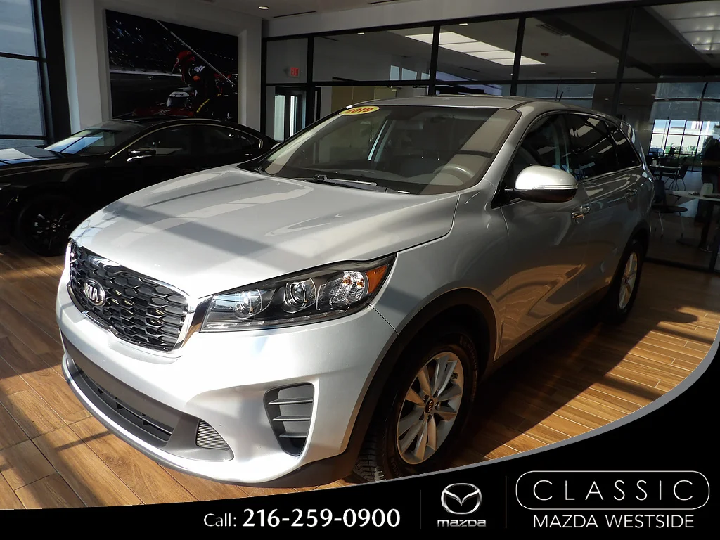 Used 2019 Sparkling Silver Kia LX V6 image 1