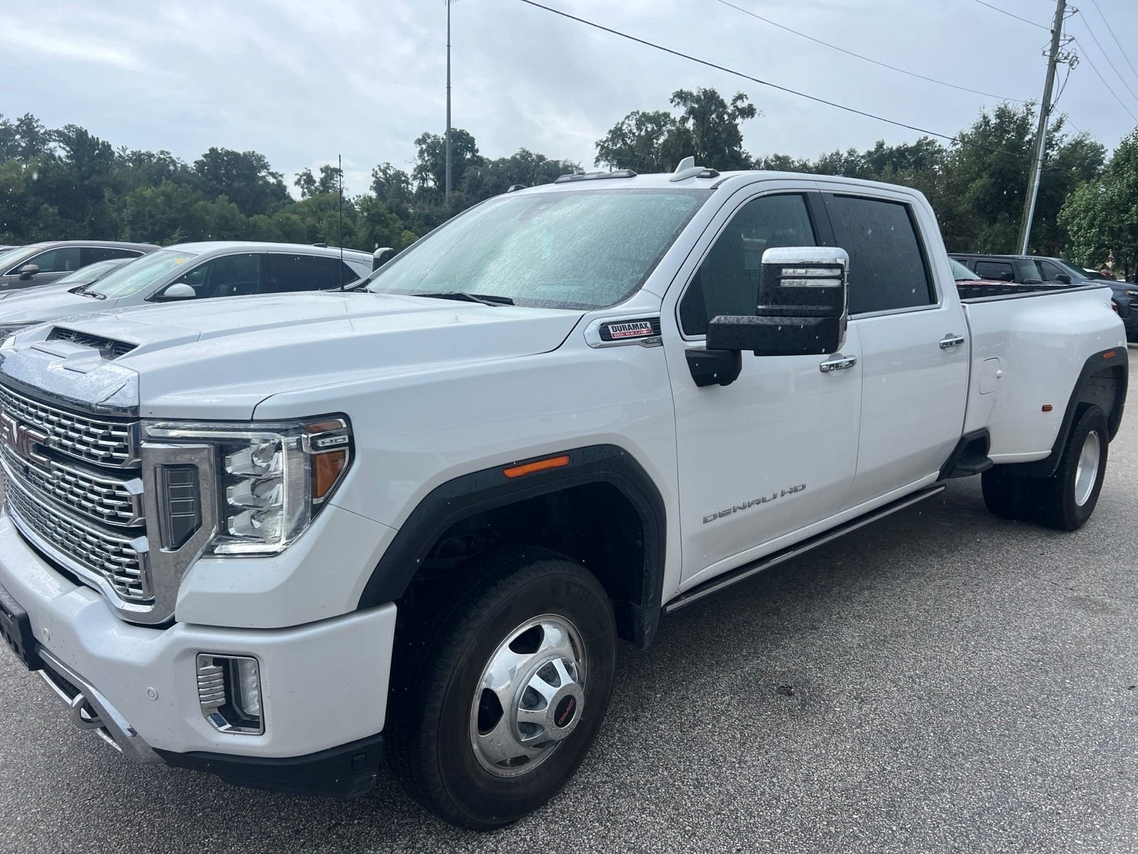 Used 2023 White GMC Denali image 1