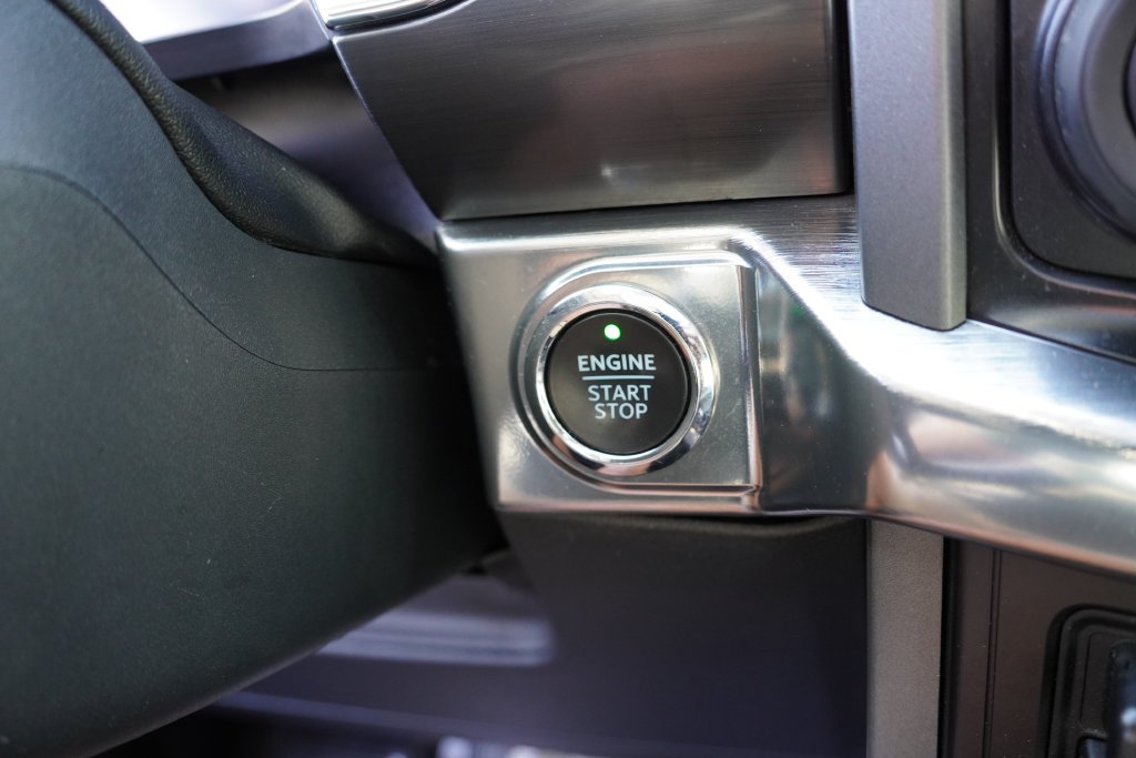 Used 2021 Quartz Metallic Ford Lariat image 36