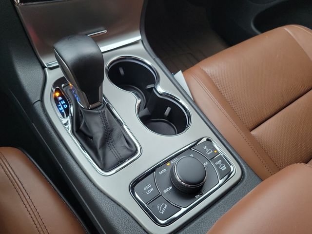 Used 2020 White Jeep Overland image 26