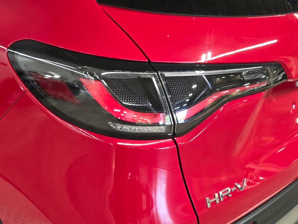 Used 2025  Honda Sport image 14