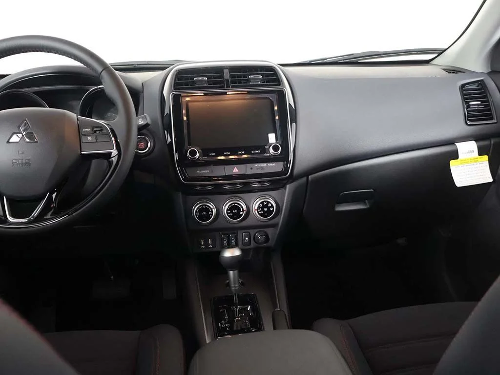 2025 Mitsubishi Outlander Sport SE - Photo 30