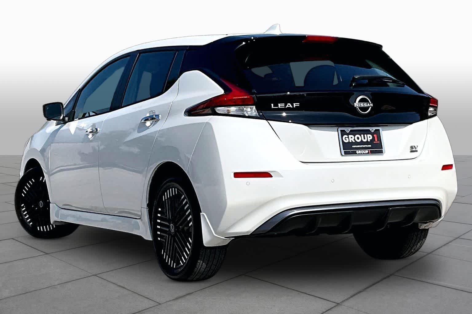 Certified Used 2025 Pearl White Tricoat Nissan SV PLUS image 11