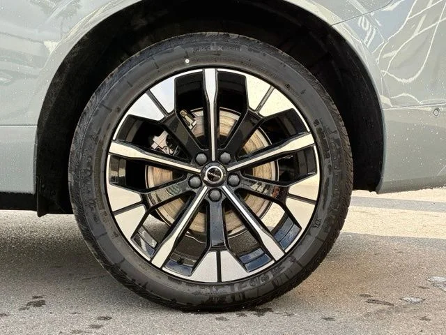New 2026 Vapour Grey Volvo Plus image 14