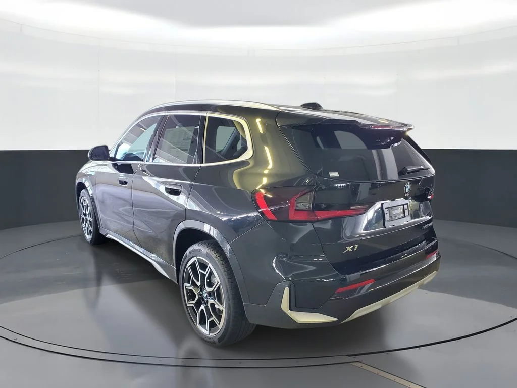 Used 2026 Black BMW xDrive28i image 4