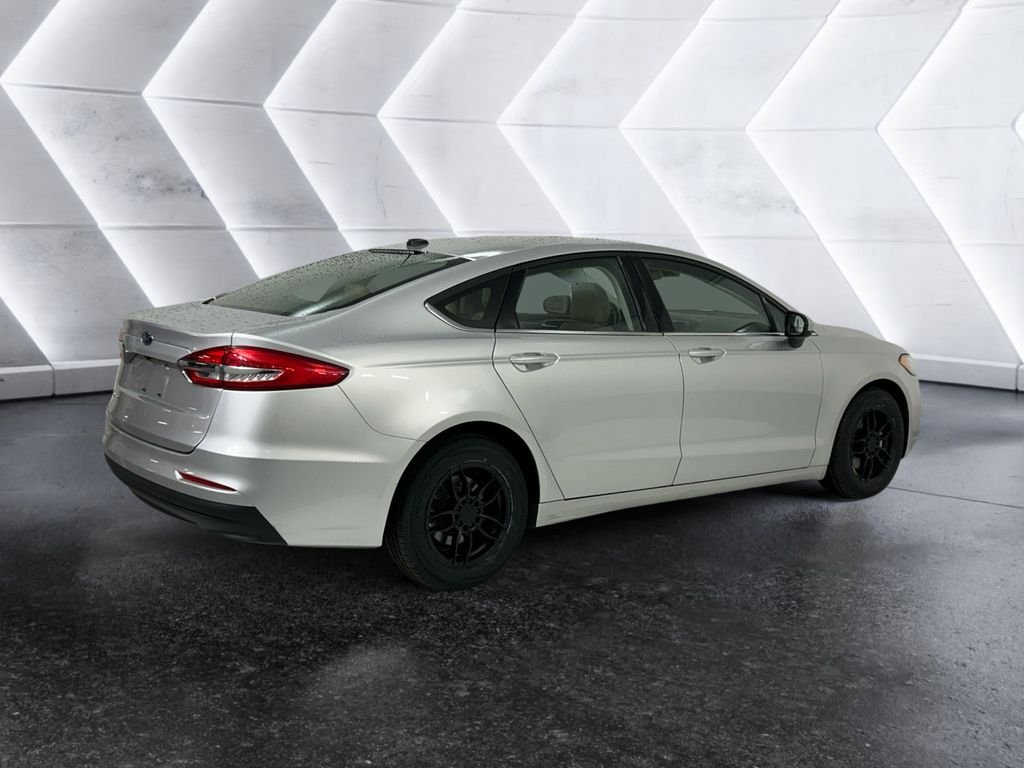 Used 2019 Silver Ford S image 4