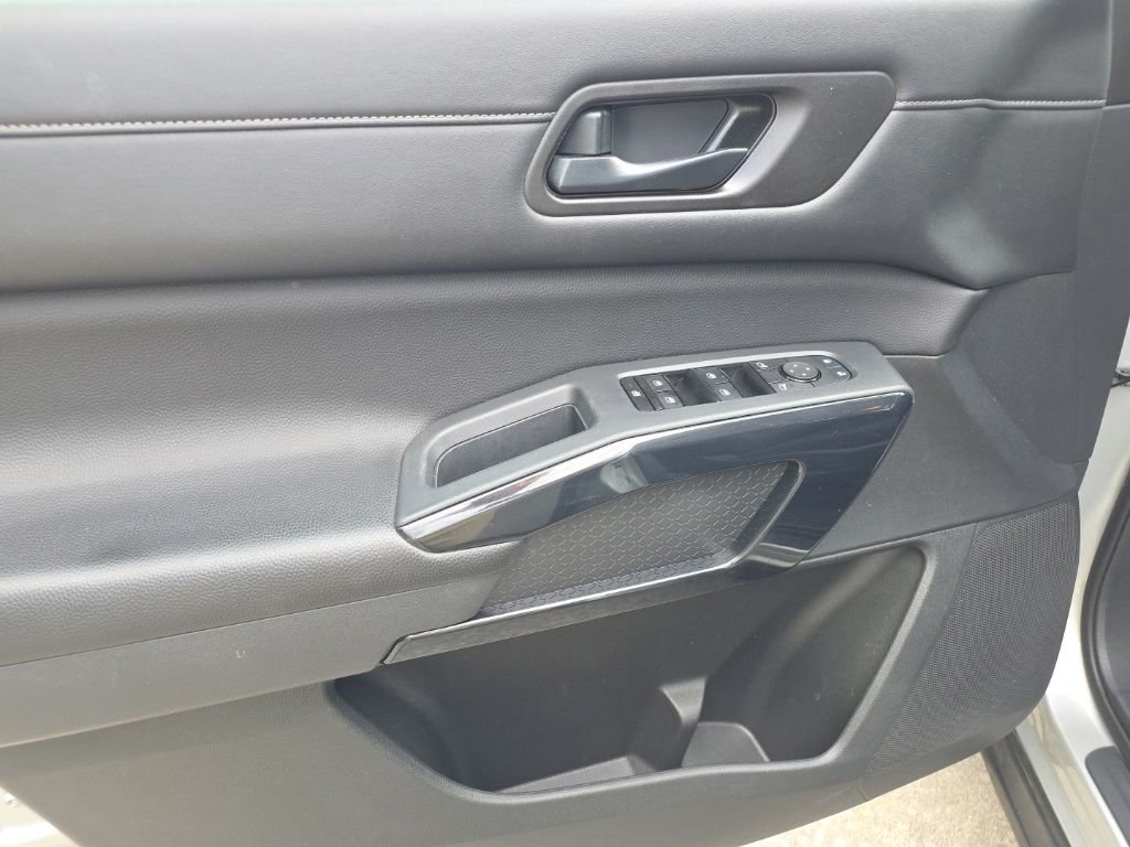 Used 2024 Silver Nissan SV image 15