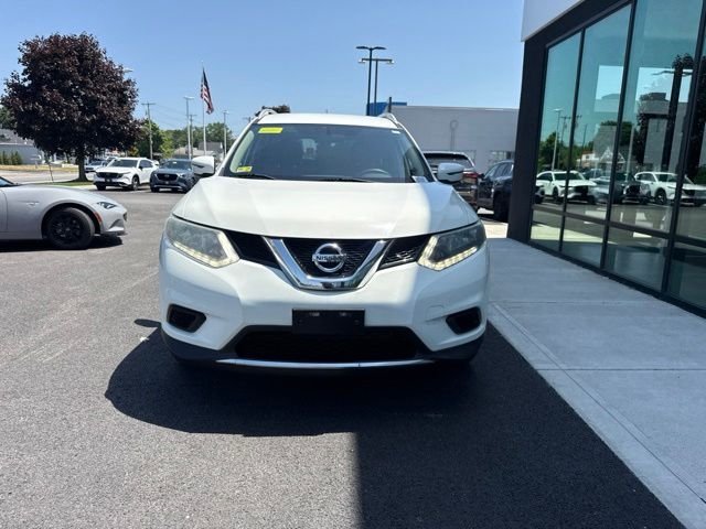 Used 2016 White Nissan S image 7