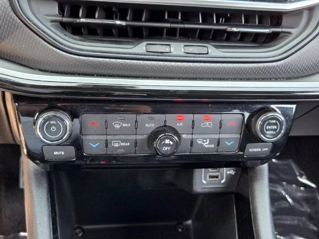 Used 2024 Black Jeep Trailhawk image 17